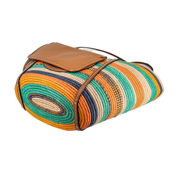 Gucci Raffia Round Interlocking G Tote with Pouch - Picture 4 of 10